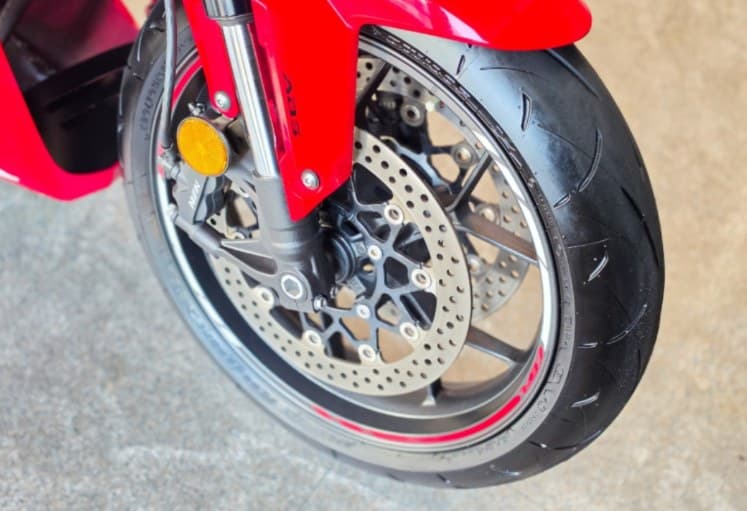 Honda CBR650R E-Clutch