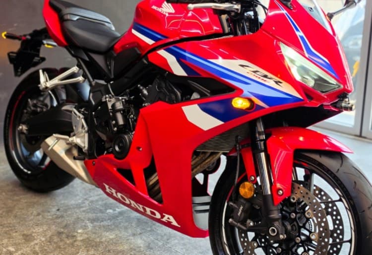 Honda CBR650R E-Clutch