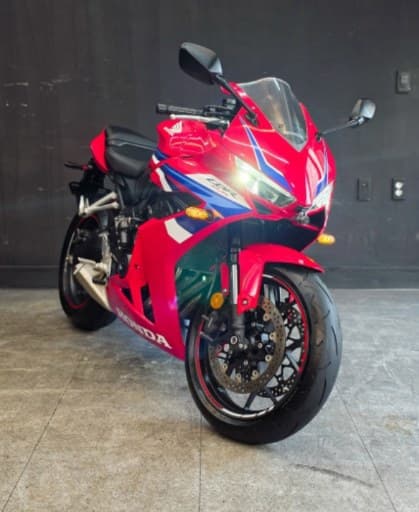 Honda CBR650R E-Clutch