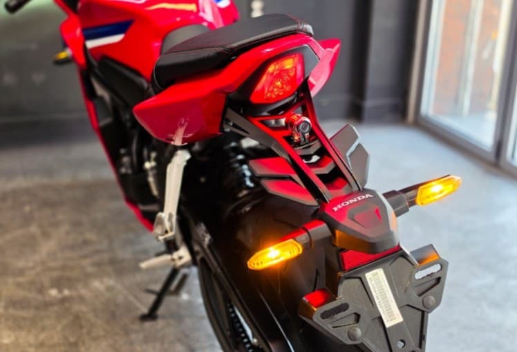 Honda CBR650R E-Clutch