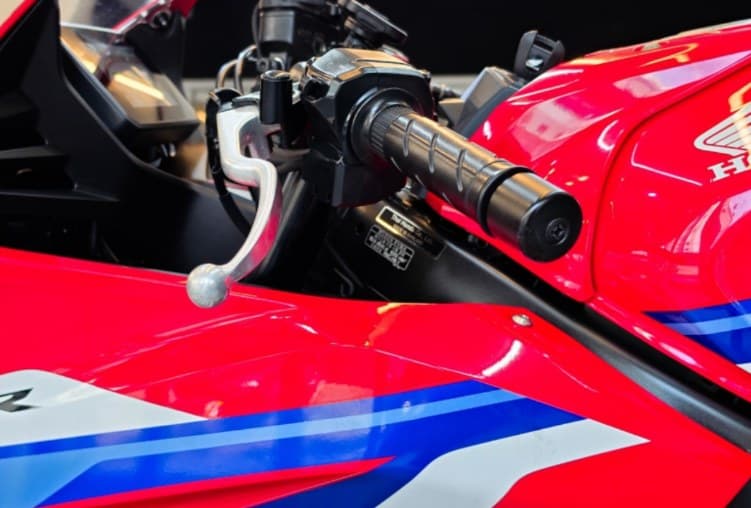 Honda CBR650R E-Clutch