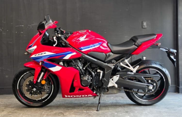 Honda CBR650R E-Clutch